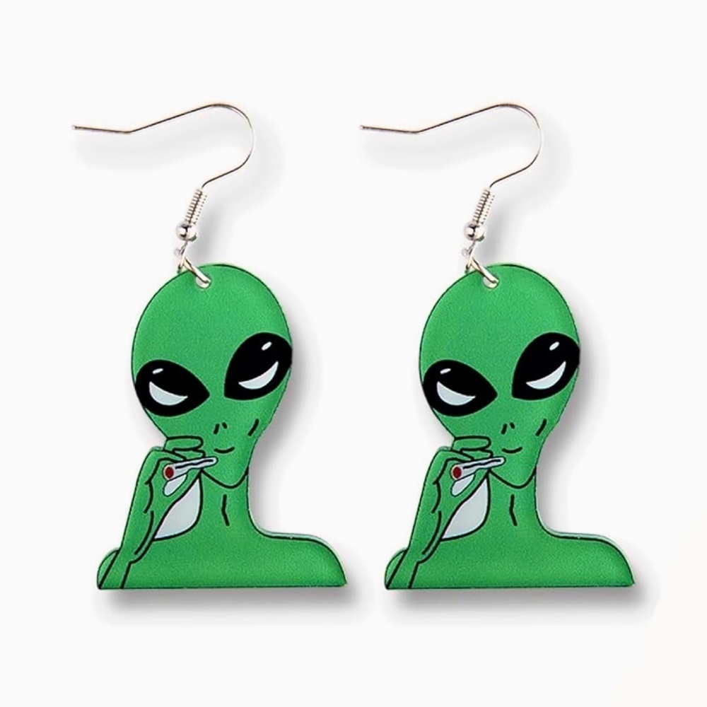 Green Alien Smoking Earrings – Funny Weirdcore Space Halloween Jewelry